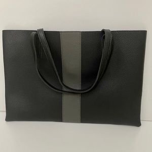 ⭐️🆕⭐️ BRAND NEW Vince Camuto Vegan Leather Tote